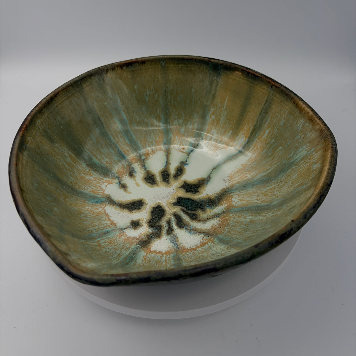 Medium Matte Green Tricorn Handcrafted Stoneware Bowl