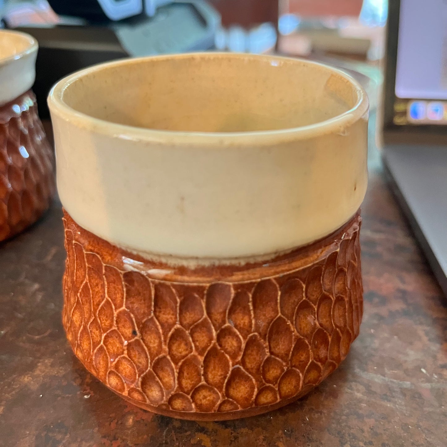 869 tumbler - maple and white